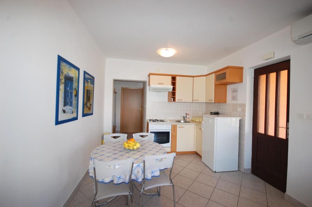 Apartments Andrea By El-Pi Tours Njivice Luaran gambar
