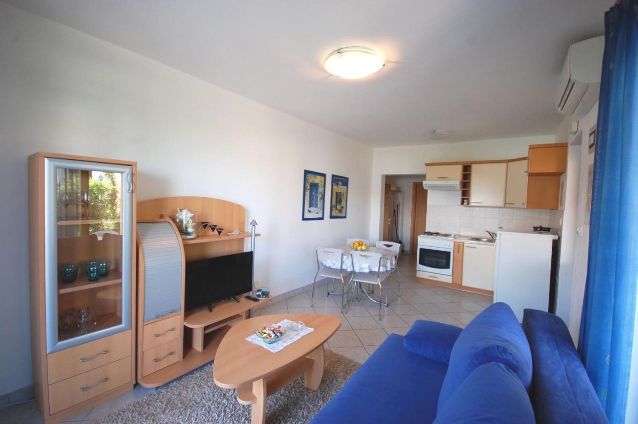 Apartments Andrea By El-Pi Tours Njivice Luaran gambar